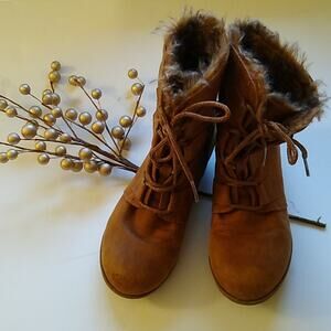 Stevie Winter girls boots. Size 1